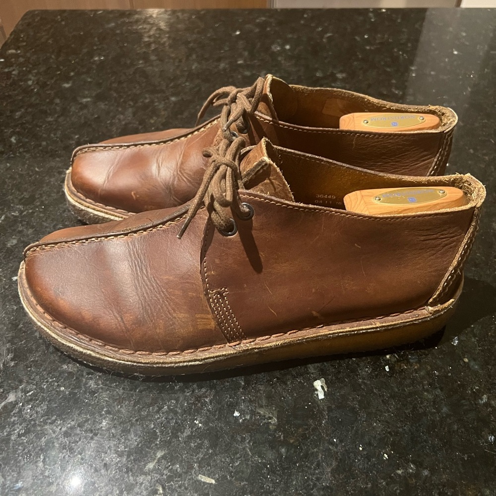 Clarks Desert Trek Brown Leather Shoes - Size 8.5